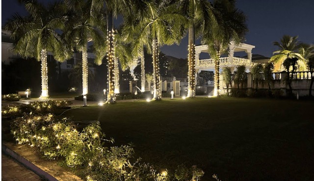 Cosy villa with a cute garden in the vibrant Newtown of Kolkata