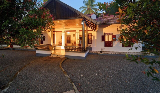 Cotelac Heritage Lake Resort Alleppey