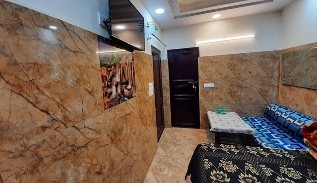 Couple friendly private flat in posh lajpat nagar