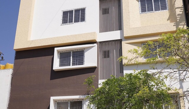 Cozy 1-Bedroom Apartment in Pleasant Kasavanahalli with WiFi.
