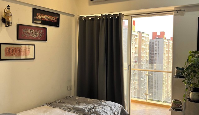 Cozy 1-bedroom apartment with AC and golf course access