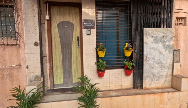 Cozy 1-bedroom apartment in wonderful Malad West with AC Near Vivanta Hospital