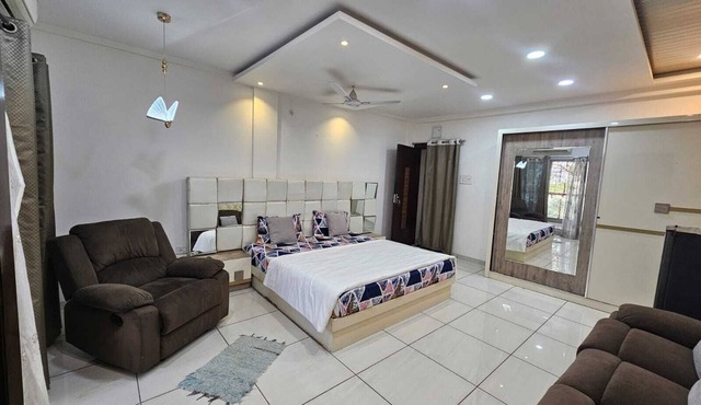 Cozy 1-bedroom fabulous studio in Indore with all amenities.