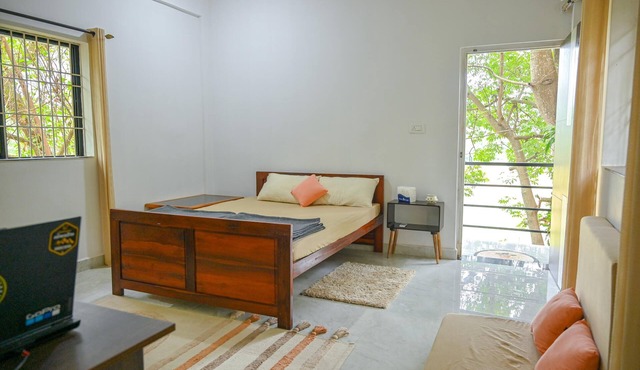 Cozy 1-bedroom private house with countryside view.