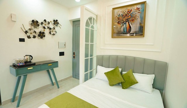 Cozy 1-bedroom studio in fantastic Noida with AC