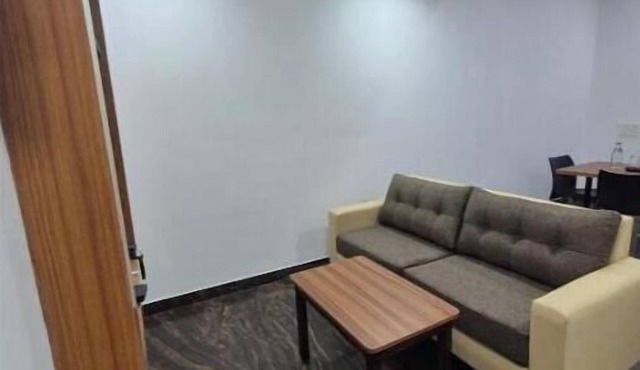 Cozy 1-bedroom with AC and WiFi in peaceful Dindigul/Mymoon service apartment