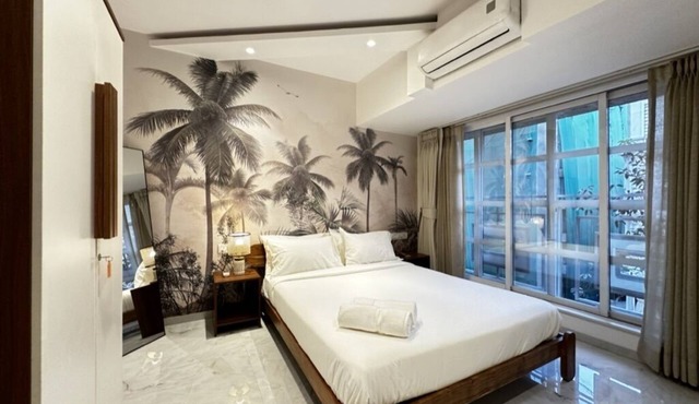 Cozy 2.5 BHK in Khar West with Workspace