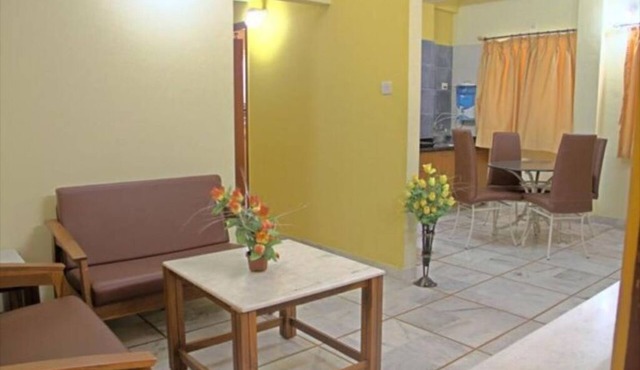 Cozy 2-bedroom apartment with WiFi, AC in gorgeous Vadodara