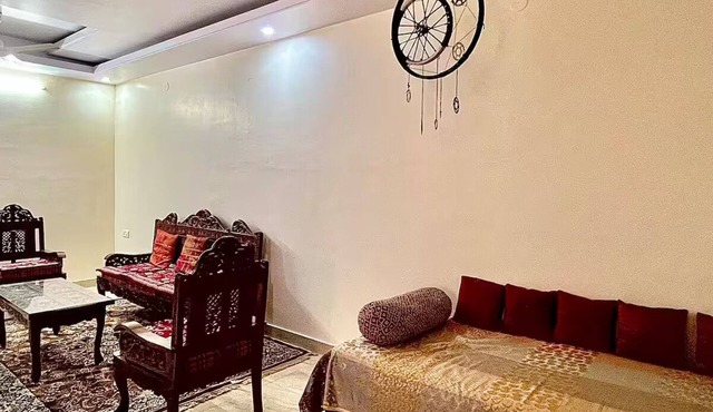 Cozy 2-bedroom apartment in enjoyable Jaipur with fitness room, WiFi
