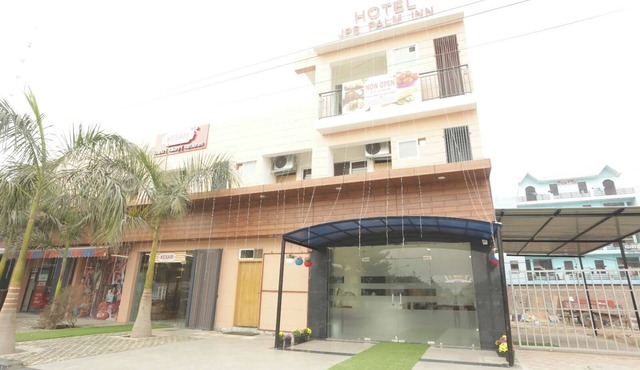 Cozy 2-bedroom hotel in nice Gurugram with WiFi, AC