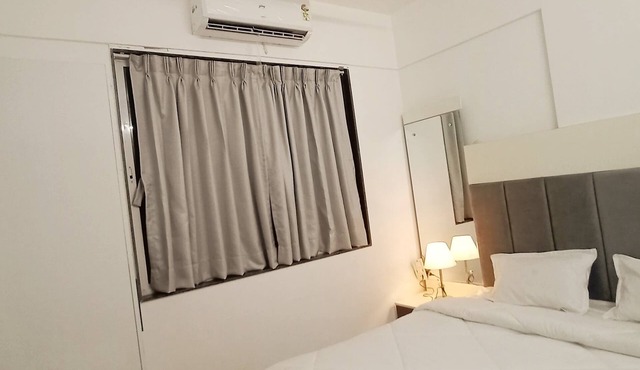 Cozy apartment in charming Kharadi Pune with AC, WiFi