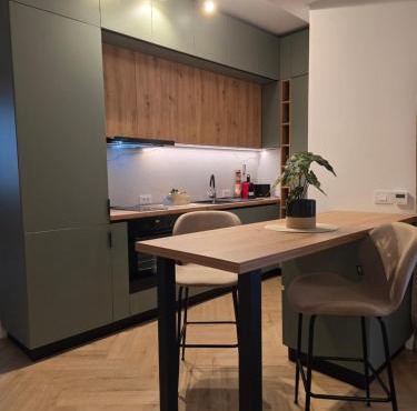Cozy Central Home & Free Private Parking