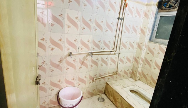 Cozy house in charming Mumbai with WiFi, AC