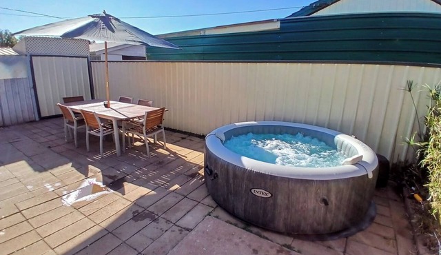 Cozy industrial home with hot tub & fruit garden in Whyalla Stuart