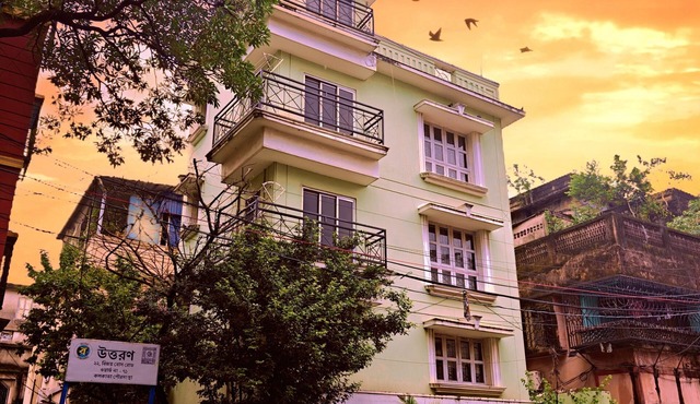 "Cozy Kolkata Getaway in Bhowanipore Near Victoria Memorial & Park Street"