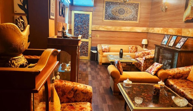 Cozy private room in a designer apartment south delhi