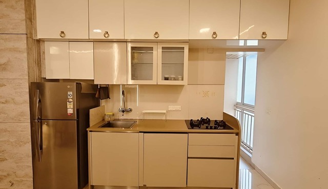 Cozy Studio apartment in charming Thane with AC - Pickmyghar