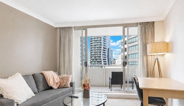 Cozy Studio with Gym and Pool Near Chatswood Station