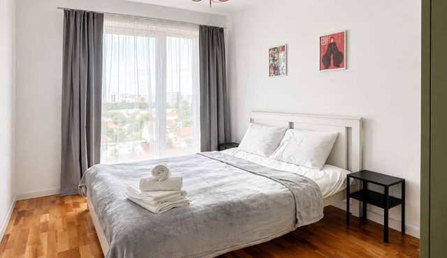 Cozy Urbana Flat in Oradea with Private Parking Fast WiFi Self Check-in AC