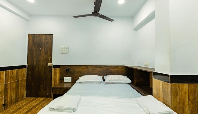 CozyKey Rooms Bandra