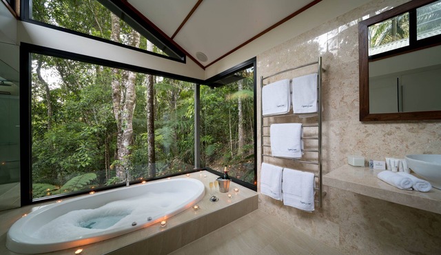 Creekside Spa Cabin Carabeen in Upper Crystal Creek