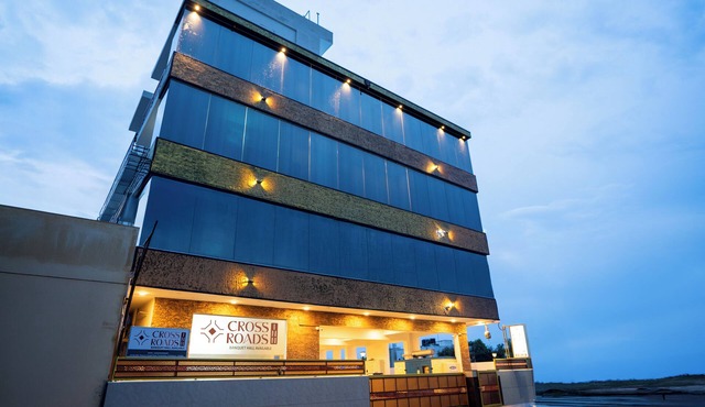 Cross Roads Inn