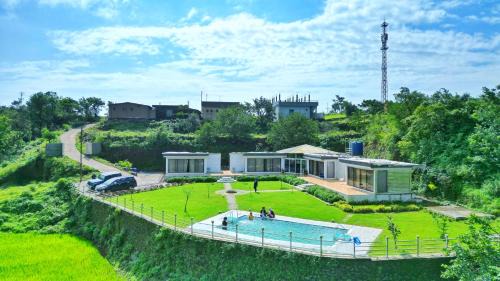 Cucubanos Villas Bhandardhara - Couple Friendly Luxury Cottages - Lake View