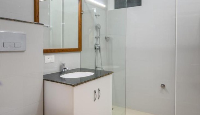 Daffodils Luxury Airport Suites
