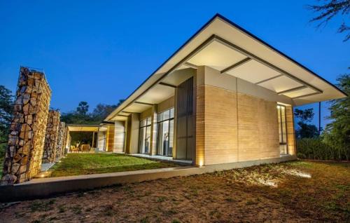 Daksh The Earth House Pavagadh