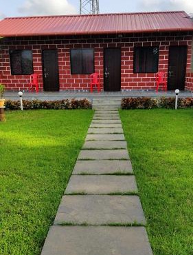 DANDELI CROCODILE EDGE HOME STAY