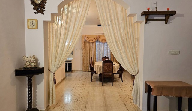De Royale Summit Home Stay