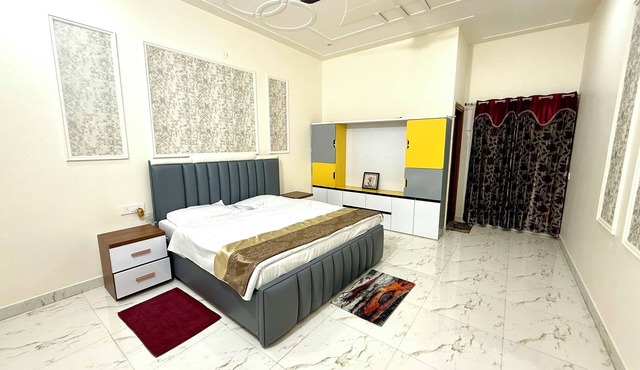 Delightful 2-bedroom villa with AC in Greater Noida