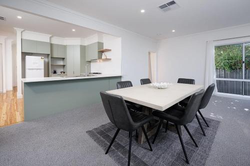 Delightful Digs on David in Albury