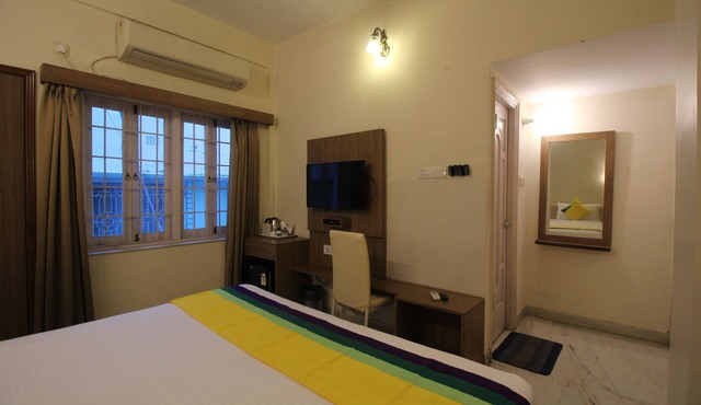 Deluxe AC Room at Anamitra Guest House #1