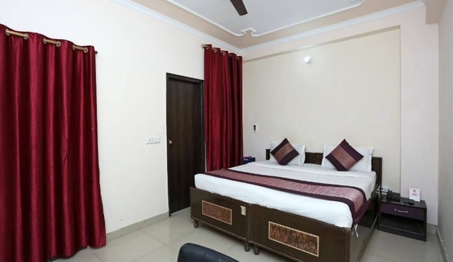 Deluxe Double Room -2 Adults + 1 Child - Hotel Ramida Suites At Delhi Airport