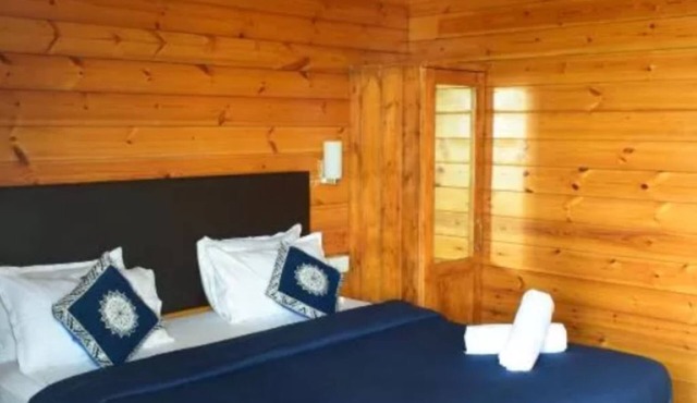 Deluxe Double Room with Side Sea View