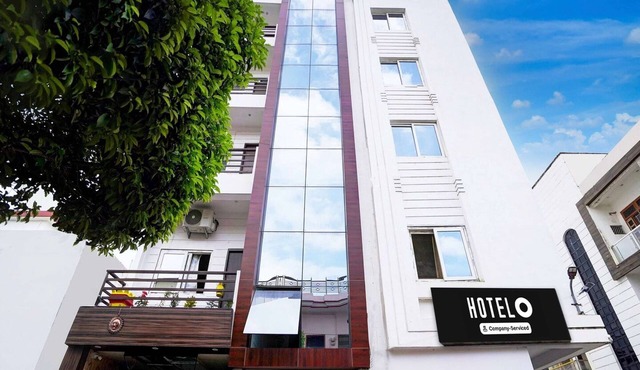 Deluxe Hotel SKR