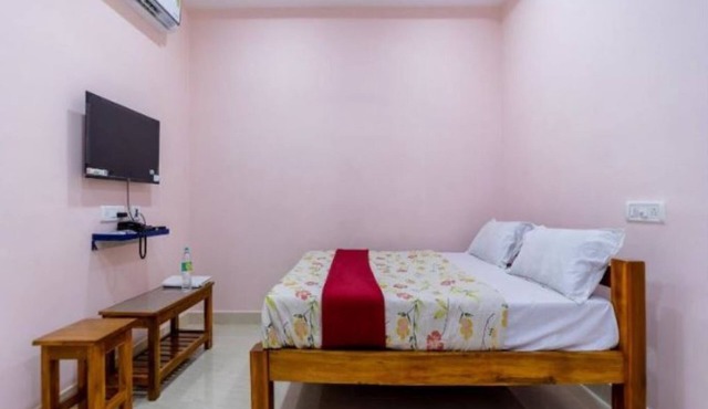 Deluxe Room - Happy Inn