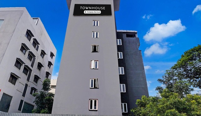 Deluxe with Twin BedBalewadi High Street