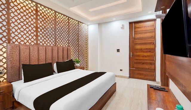 Deluxe With Twin Bedrispana Pul Haridwar