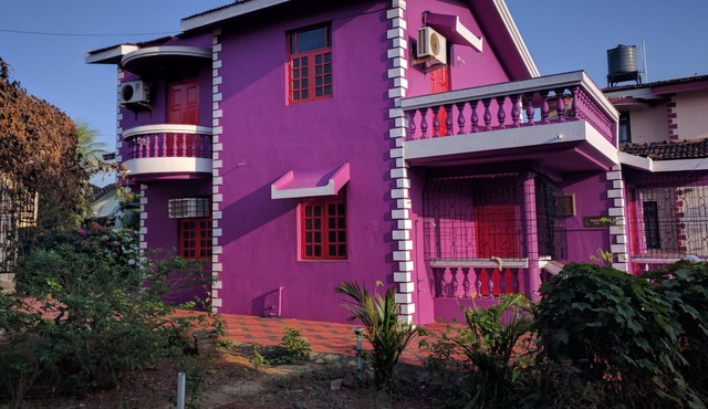 Detached 3 Bedroom en-suite Beach Villa with Sunset Sea Views & private Patio