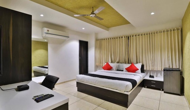 Dev Motel & Banquet