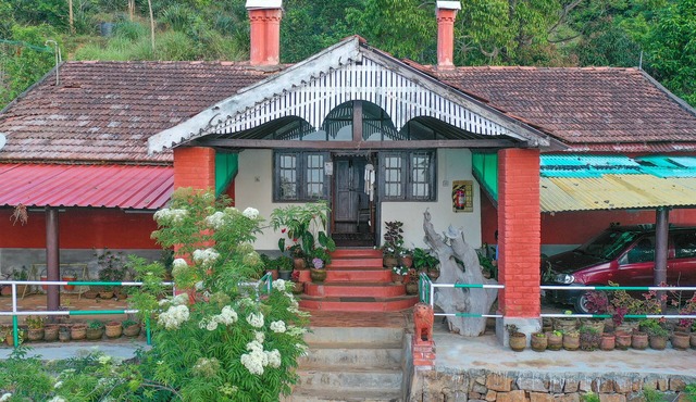 DEVASHOLA HOMESTAY