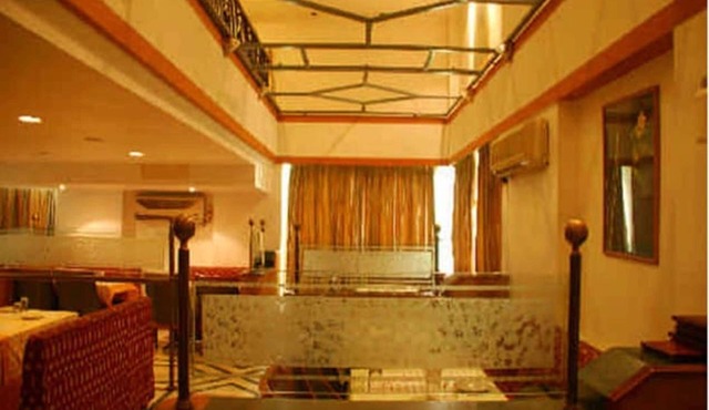 DFRONT Golden Palace