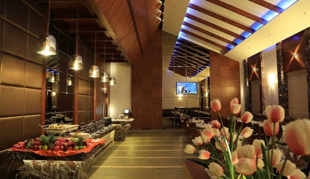 DHAJALAKSHMI SRINIVASAN HOTEL
