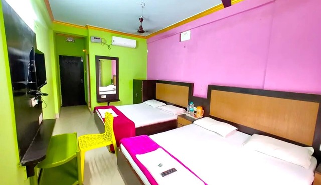DhamStay Hotel Samrat Palace Near Beach