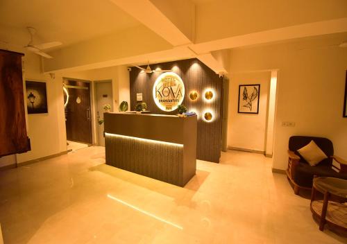 Dhanvantari Luxury Hotel Near Kokilaben Dhirubhai Ambani Hospital Mumbai