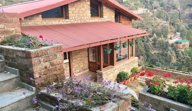 Dhoop Ghar- Malla Ramgarh near Neemrana Bungalows