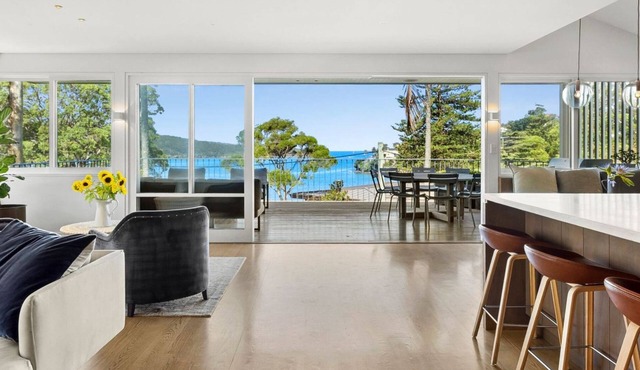 Discover luxury on Chinaman's Beach