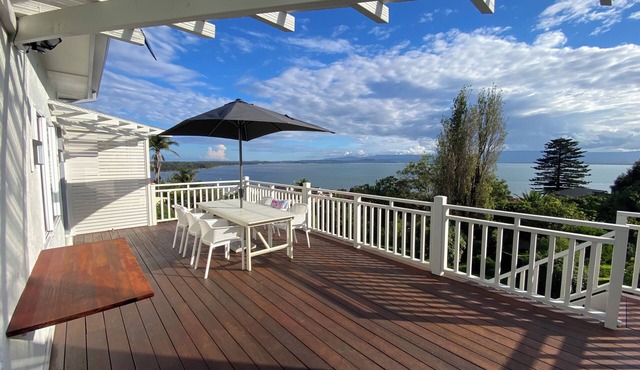 Dog friendly home with spectacular views of Lake Illawarra